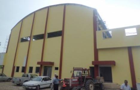 Osman Sayın Spor Salonu'nun inşaatında sona gelindi!