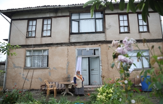 Sakarya daki patlamada çevredeki evler hasar gördü!