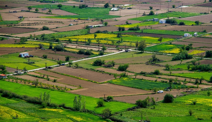 Milli Emlak o ildeki 2 arsayı yüzde 20 indirim ve 2 yıl taksitle satıyor! 104 bin TL ye konut imarlı arsa fırsatı!