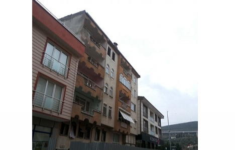 Gemlik'teki riskli bina yıkılacak mı?