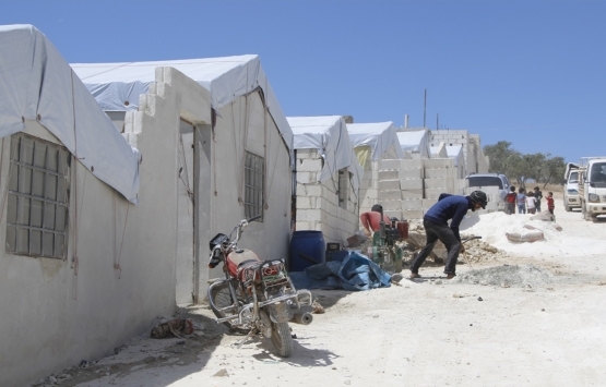Sadakataşı Derneği nin İdlib deki briket evler projesinin yüzde 90 ı tamamlandı!