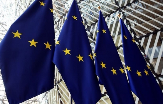 AB ekonomisi Kovid-19 nedeniyle yüzde 7,4 daralacak!