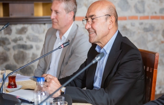 İzmir de Büyükşehir Belediye binası için çalışmalar başladı!