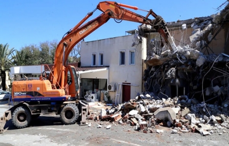 Club Flipper'ın çamaşırhanesinde yıkım çalışması başlatıldı!