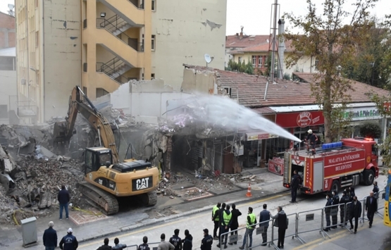 Vehbi Aluçlu dan bina girişlerine deprem dayanım raporları asılsın önerisi!
