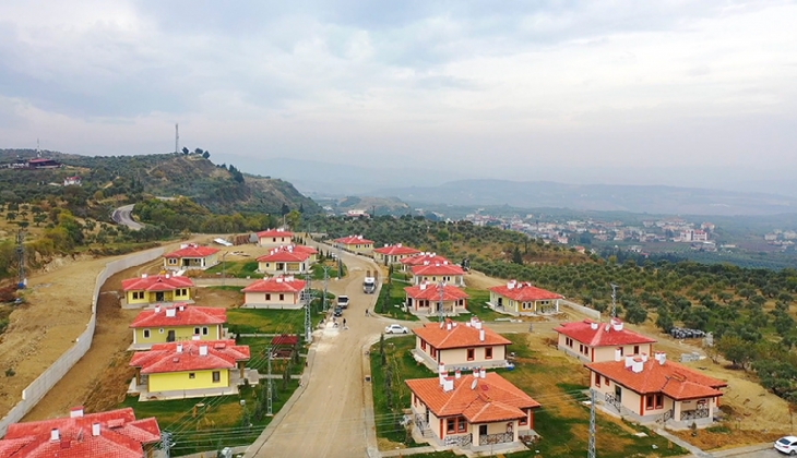 Hatay da depremzedeler için inşa edilen örnek 25 köy evi görüntülendi!
