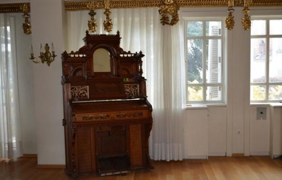 Özal Ailesi nin köşkü 19 milyon liraya satışa çıktı!