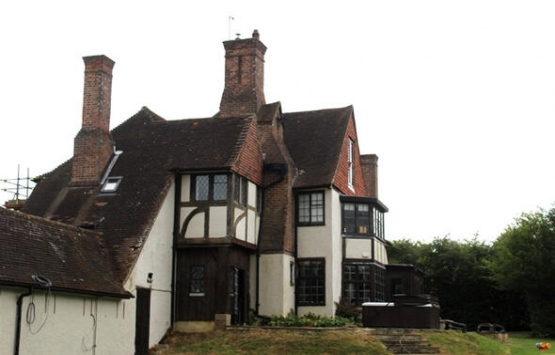 Katie Price 2 milyon sterlinlik evini düğün salonu yapacak!