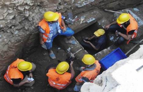 Milas'ta kanalizasyon çalışması sırasında 1600 yıllık tarihi mezar bulundu!