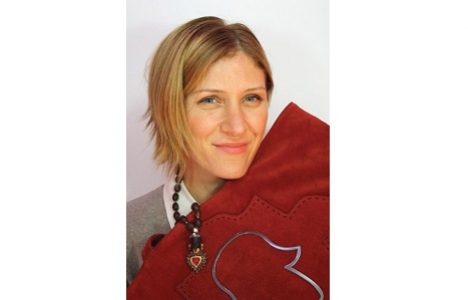 Rezzan Benardete evinin kapısını Alem Dergisi'ne açtı!