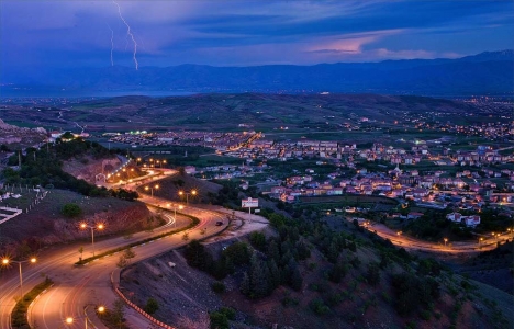 Elazığ'ın eski hizmet binası satılacak!