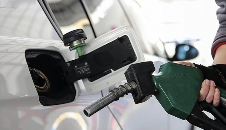 Benzin, mazot ve LPG de yeni zam ya da indirim var mı? Akaryakıt alacaklar hemen bu fiyatlara bakın!