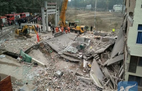 Çin'de 5 katlı 3 bina çöktü!