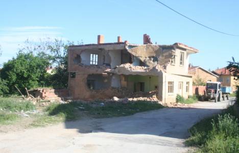 Ilgın'da kentsel dönüşüm kapsamında yıkım çalışmaları başladı!