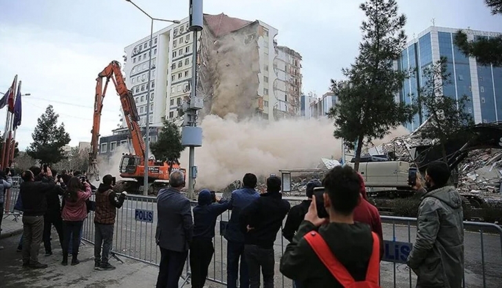 Depremlerde yıkılan Diyar Galeria Sitesi nin bilirkişi raporu açıklandı! Galeria Sitesi neden yıkıldı? Kimler kusurlu?