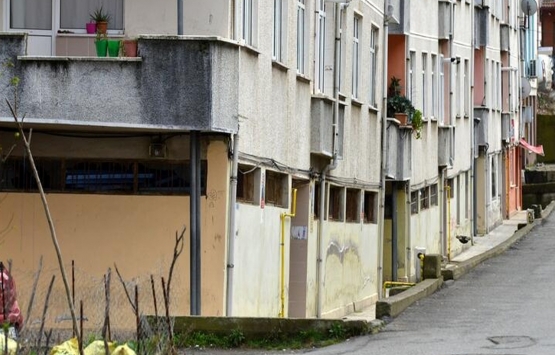 Rize deki eğimli binalar görenleri şaşırtıyor!