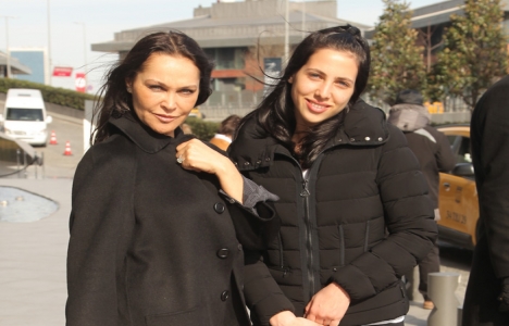 Hülya Avşar kızı için Londra'dan ev aldı!