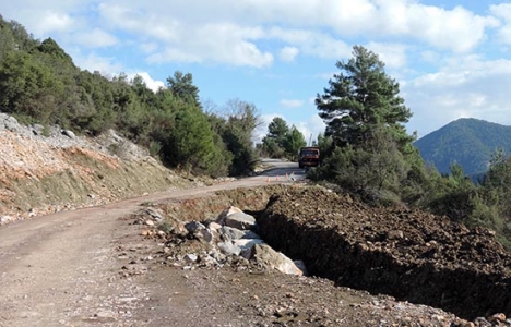 Akseki Taşlıca-Güzelsu-Çukurköy yolu ulaşıma açıldı!