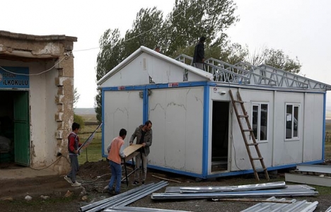 Van Toygun'da prefabrik okul inşa edildi!