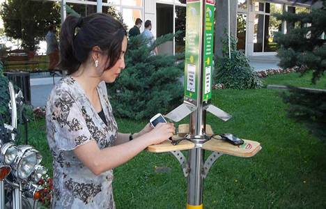 Filli Boya güneş enerjisiyle çalışan şarj istasyonlarını Bayrampaşa'da açıyor!