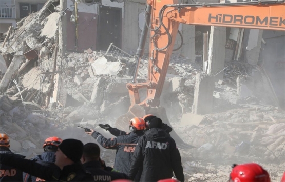 Elazığ depreminde 50 bina yıkıldı, 308 bina hasar gördü!