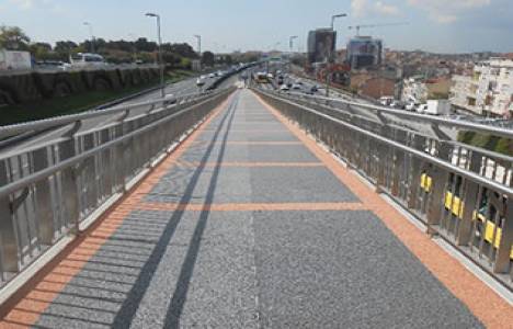 Bayrampaşa - Maltepe üst geçit korkulukları onarılıyor!