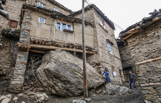 Bitlis Hizan ın ilginç taş evleri!