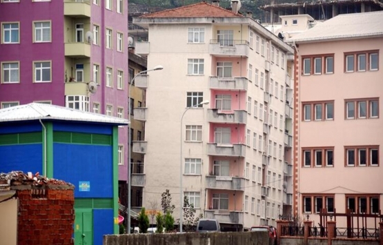 Rize'nin 'Pisa' kuleleri yan yattı!