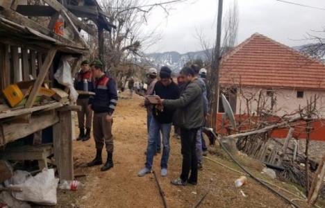 Antalya Kumluca'da 8 ev yıkıldı!