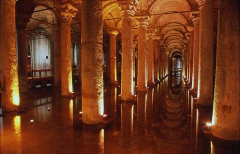 Yerebatan Sarnıcı'nı geçen yıl 2 milyon kişi ziyaret etti!