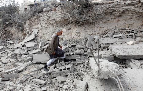 İsrail güçleri El Halil'de bir evi yıktı!