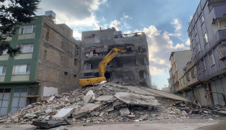 Bakan Kurum az önce duyurdu! İşte yıkık ve ağır hasarlı bina sayısı!