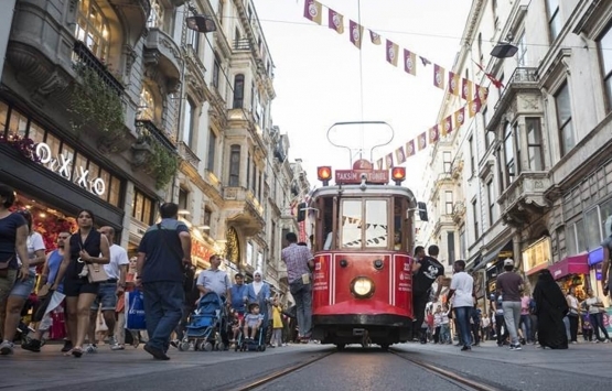 Haziran a kadar AVM ve cadde mağazalarında yüzde 50 kira indirimi yapılmalı!