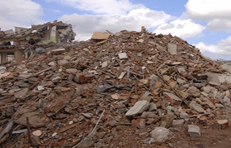 Kadıköy'de inşaat atıkları ve molozlar toplanıyor!