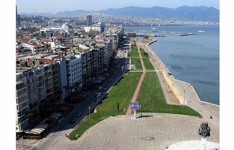İzmir Büyükşehir Belediyesi'nden Kordon esnafına çöp uyarısı!