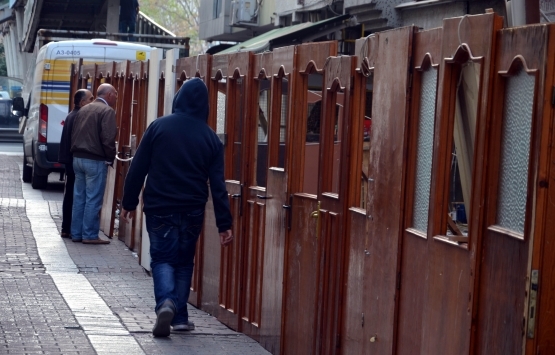 Avcılar da riskli binada kapılı önlem!