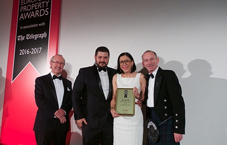 Renda Helin Design, Londra'dan 2 ödülle döndü!