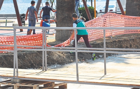 Karşıyaka Tramvayı'nın inşaatı tehlike saçıyor!