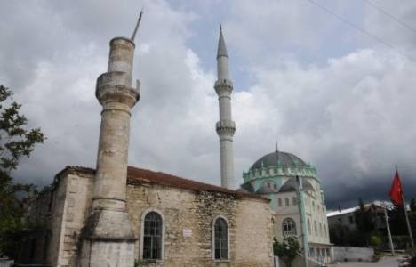 Çanakkale Çınarlı köyündeki asırlık cami restore edilmeyi bekliyor!
