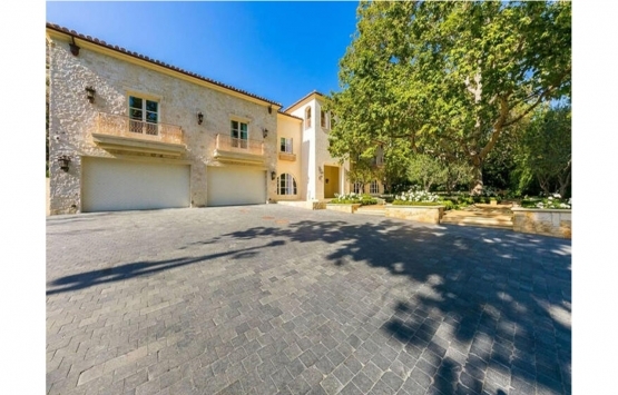 Prens Harry ve Meghan Markle Kylie Jenner ın Malibu daki evine talip!