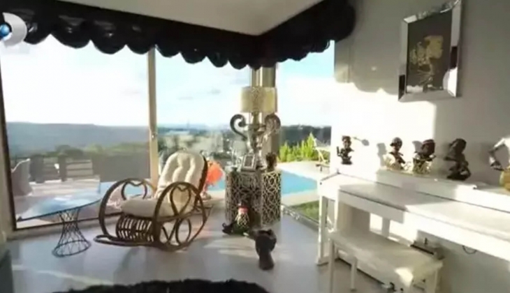 Aylin Coşkun un Zekeriyaköy deki 4 katlı lüks villası görenleri kendine hayran bıraktı!