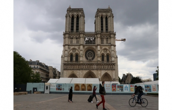 Fransa daki Notre Dame Katedrali nin restorasyonuna hala başlanamadı!