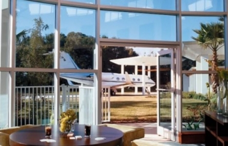 İşte John Travolta nın muhteşem evi!