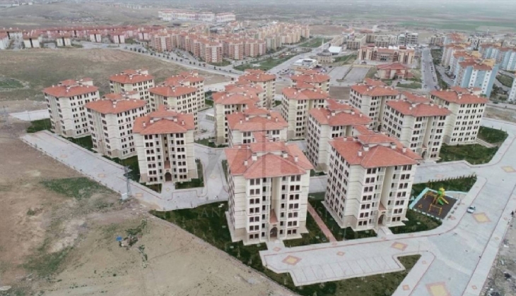 TOKİ nin Demirci de sosyal konut projesi inşaatı başladı