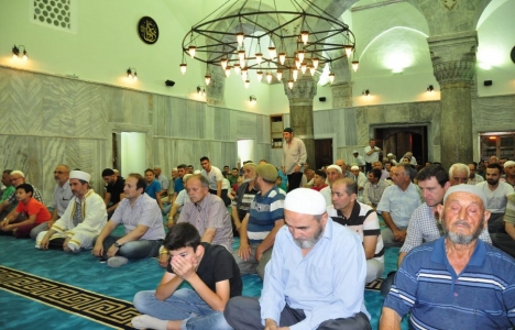 Bursa Yeşil Cami, Kadir Gecesi ibadete açıldı!