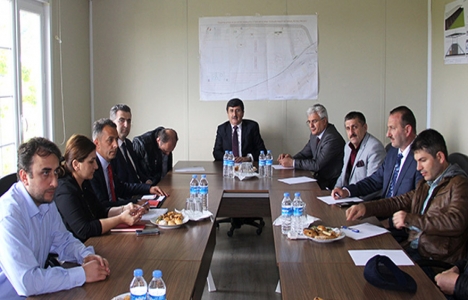 Akyazı Spor Kompleksi'nin inşaat süreci görüşüldü!