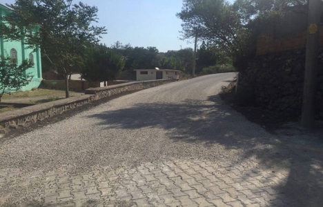 Bergama'da mahalleler arası ulaşım yolları yapılıyor!