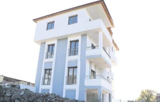 Hüseyin Daşgın'ın 2 katlı binasında kaçak kat yıkıldı!