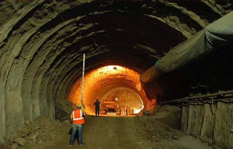 İzmir metrosunun tünel kazımı bugün tamamlanıyor!