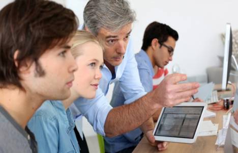 Deneyimsiz gençlere en çok perakende turizm ve hizmet sektörü şans veriyor!